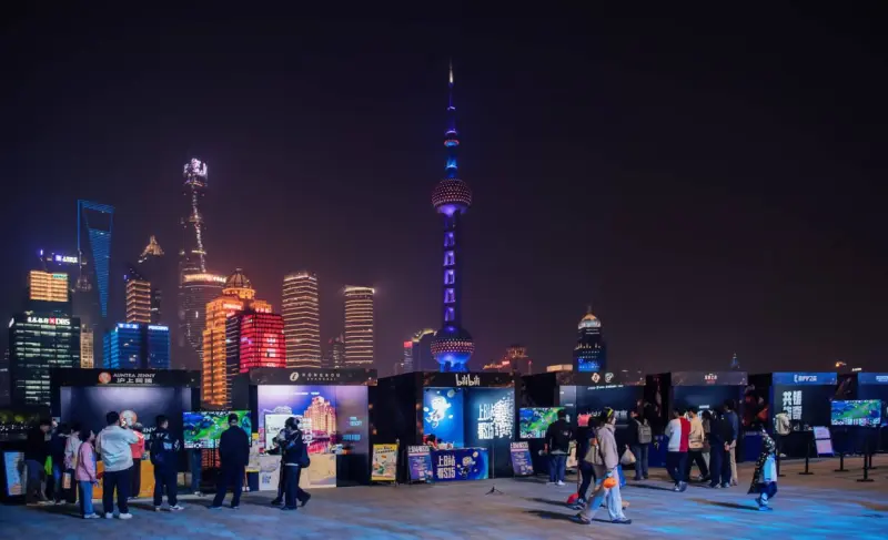 黄浦江畔的电竞狂欢!S15上海北外滩观赛派对燃爆半决赛,黄浦江畔的电竞狂欢!S15上海北外滩观赛派对燃爆半决赛